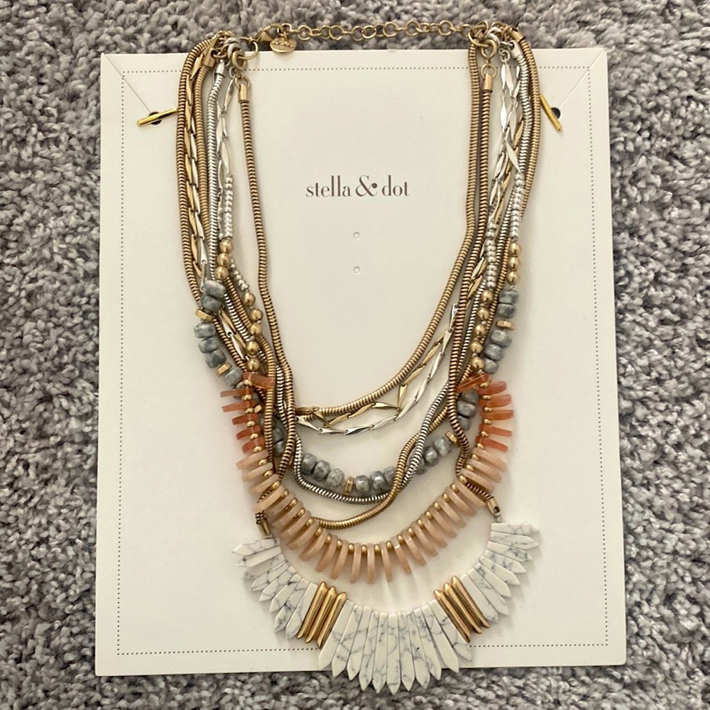 Stella & Dot Statement Coral and mixed metal statement necklace